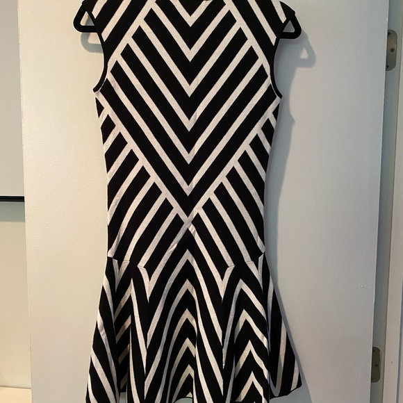 Banana Republic Knit Dress - Picture 3 of 3